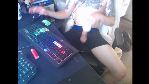 Snapshot of thelocalhandyman chatting on February 13, 4:41 am HandyMan online show from February 13, 4:41 am