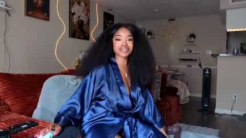 thelovelybrown online show from June 23, 2:48 pm