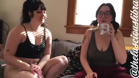 Snapshot of thelusciouslibra chatting on January 27, 8:07 pm thelusciouslibra online show from January 27, 8:07 pm