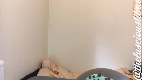 Snapshot of thelusciouslibra chatting on March 10, 10:02 pm thelusciouslibra online show from March 10, 10:02 pm