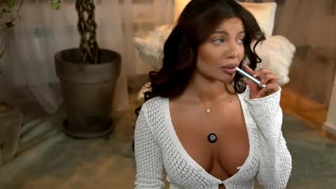 Snapshot of themadisonshow chatting on April 1, 2:45 am Madison online show from April 1, 2:45 am