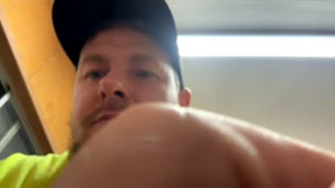 Snapshot of theman6789000 chatting on January 12, 4:50 am theman6789000 online show from January 12, 4:50 am