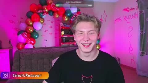 Snapshot of themikesever chatting on December 15, 7:21 pm Sever online show from December 15, 7:21 pm