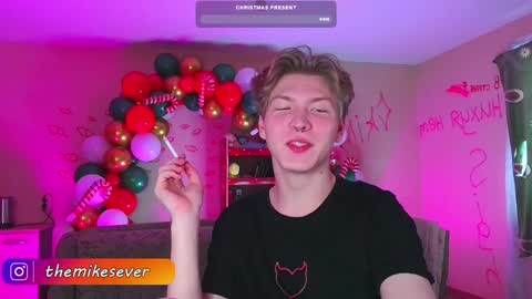 Snapshot of themikesever chatting on December 16, 7:15 am Sever online show from December 16, 7:15 am