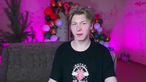 Snapshot of themikesever chatting on December 28, 6:18 pm Sever online show from December 28, 6:18 pm