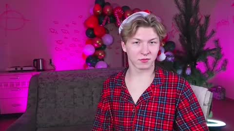 Snapshot of themikesever chatting on December 31, 5:07 pm Sever online show from December 31, 5:07 pm