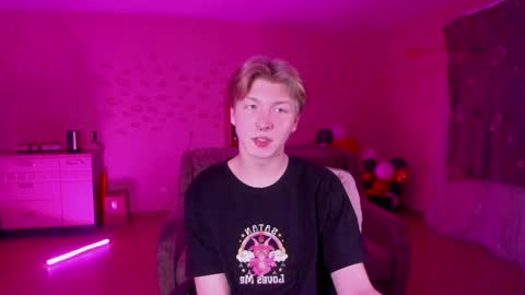 Snapshot of themikesever chatting on January 12, 7:42 pm Sever online show from January 12, 7:42 pm