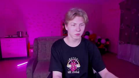 Snapshot of themikesever chatting on January 19, 6:21 pm Sever online show from January 19, 6:21 pm