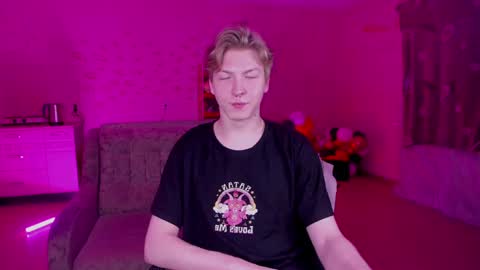 Snapshot of themikesever chatting on January 26, 8:13 pm Sever online show from January 26, 8:13 pm