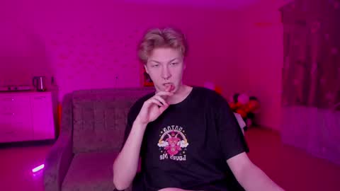 Snapshot of themikesever chatting on January 28, 8:36 pm Sever online show from January 28, 8:36 pm