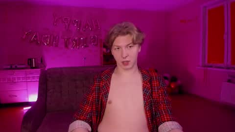 Snapshot of themikesever chatting on February 23, 10:09 pm Sever online show from February 23, 10:09 pm