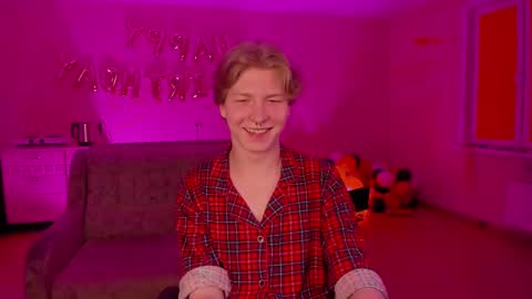 Snapshot of themikesever chatting on March 9, 11:46 pm Sever online show from March 9, 11:46 pm