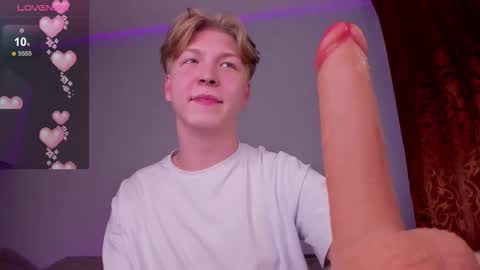 Snapshot of themikesever chatting on October 25, 1:07 pm Sever online show from October 25, 1:07 pm