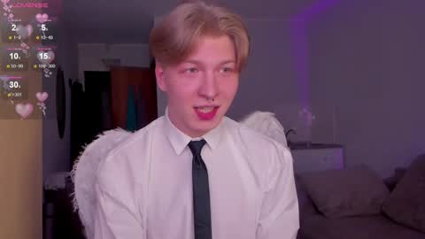 Snapshot of themikesever chatting on November 11, 9:09 am Sever online show from November 11, 9:09 am