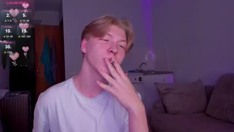 Snapshot of themikesever chatting on November 21, 3:05 am Sever online show from November 21, 3:05 am