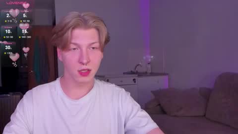 Snapshot of themikesever chatting on December 17, 12:00 pm Sever online show from December 17, 12:00 pm