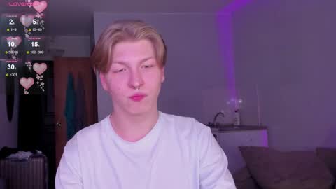 Snapshot of themikesever chatting on December 22, 1:19 pm Sever online show from December 22, 1:19 pm