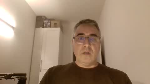 Snapshot of themohican chatting on March 6, 8:27 pm Themohican online show from March 6, 8:27 pm