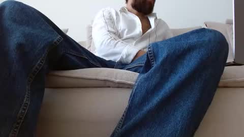 Snapshot of themonarchgoat chatting on September 27, 11:04 am TheMonarchGoat online show from September 27, 11:04 am