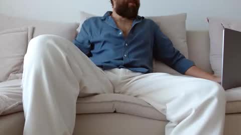 Snapshot of themonarchgoat chatting on October 14, 8:37 am TheMonarchGoat online show from October 14, 8:37 am