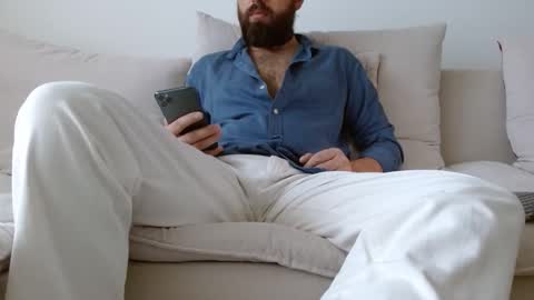 Snapshot of themonarchgoat chatting on October 15, 7:08 am TheMonarchGoat online show from October 15, 7:08 am