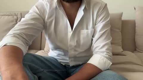 Snapshot of themonarchgoat chatting on October 23, 9:41 am TheMonarchGoat online show from October 23, 9:41 am