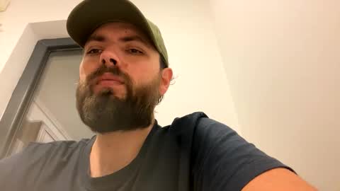 Snapshot of themonarchgoat chatting on October 30, 9:26 pm TheMonarchGoat online show from October 30, 9:26 pm