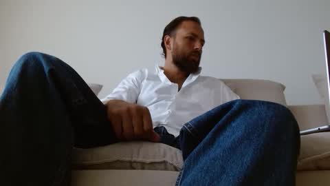 Snapshot of themonarchgoat chatting on November 18, 10:31 am TheMonarchGoat online show from November 18, 10:31 am