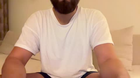 Snapshot of themonarchgoat chatting on January 8, 2:58 am TheMonarchGoat online show from January 8, 2:58 am