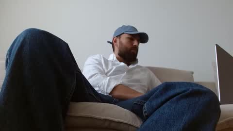 Snapshot of themonarchgoat chatting on February 4, 1:28 pm TheMonarchGoat online show from February 4, 1:28 pm