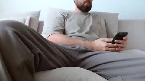 Snapshot of themonarchgoat chatting on February 28, 9:32 am TheMonarchGoat online show from February 28, 9:32 am