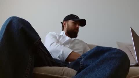 Snapshot of themonarchgoat chatting on March 15, 11:49 am TheMonarchGoat online show from March 15, 11:49 am