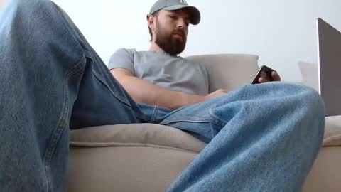 Snapshot of themonarchgoat chatting on March 26, 9:26 am TheMonarchGoat online show from March 26, 9:26 am