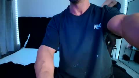 Snapshot of themusclefactory chatting on November 26, 5:25 pm TheMuscleFactory online show from November 26, 5:25 pm