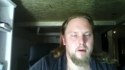 Snapshot of thenewdude1992 chatting on December 4, 10:51 pm thenewdude1992 online show from December 4, 10:51 pm