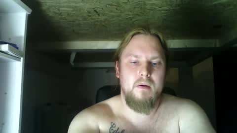 Snapshot of thenewdude1992 chatting on December 11, 7:57 pm thenewdude1992 online show from December 11, 7:57 pm