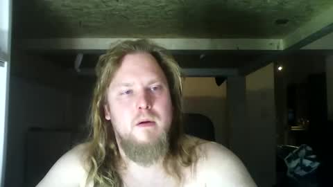 Snapshot of thenewdude1992 chatting on February 3, 8:35 pm thenewdude1992 online show from February 3, 8:35 pm