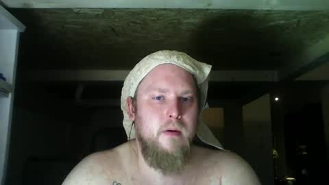 Snapshot of thenewdude1992 chatting on February 17, 8:36 pm thenewdude1992 online show from February 17, 8:36 pm