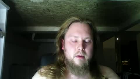 Snapshot of thenewdude1992 chatting on February 27, 5:47 pm thenewdude1992 online show from February 27, 5:47 pm