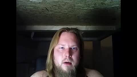 Snapshot of thenewdude1992 chatting on February 27, 9:58 pm thenewdude1992 online show from February 27, 9:58 pm