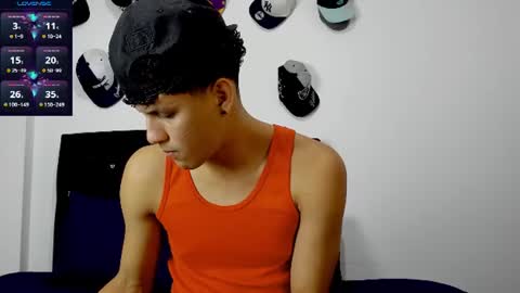 Snapshot of theo_bigcock_ chatting on June 24, 7:02 pm Theo online show from June 24, 7:02 pm