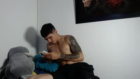 Snapshot of theo_levis chatting on April 2, 8:28 pm theo_levis online show from April 2, 8:28 pm