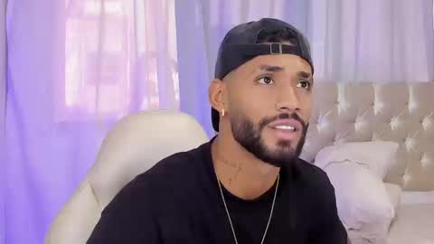 Theo Sky online show from September 22, 8:22 pm