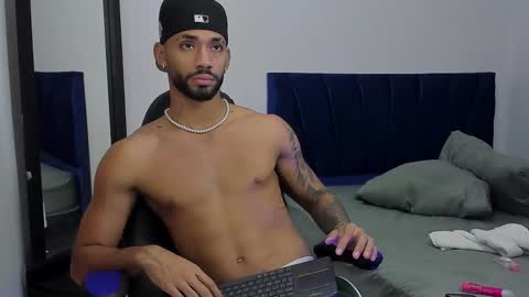 Theo Sky online show from October 1, 8:59 pm