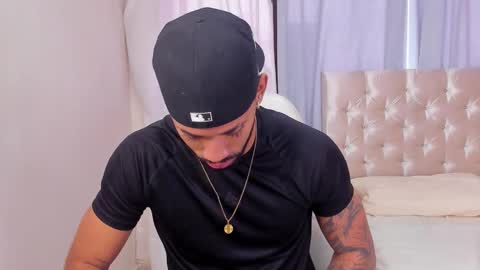 Theo Sky online show from October 2, 6:04 pm