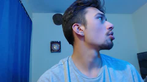 Theo online show from February 12, 9:54 pm