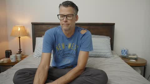 theodoreslim1971 online show from July 8, 10:25 pm