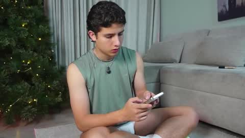  THEO- MATEO  online show from December 4, 12:09 am