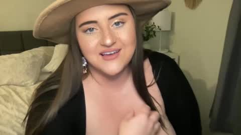 theolivemae online show from January 23, 1:41 am