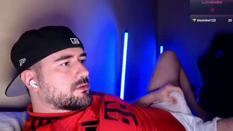 Theo Ravi online show from April 25, 3:42 am